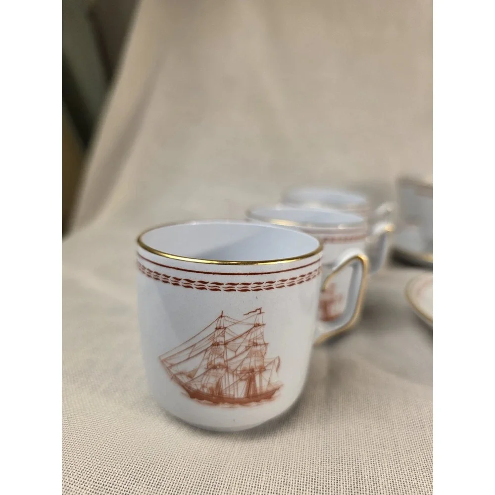 Spode Trade Winds Red Demitasse Cup And Saucer Set. Very Rare Gold‎ Trim